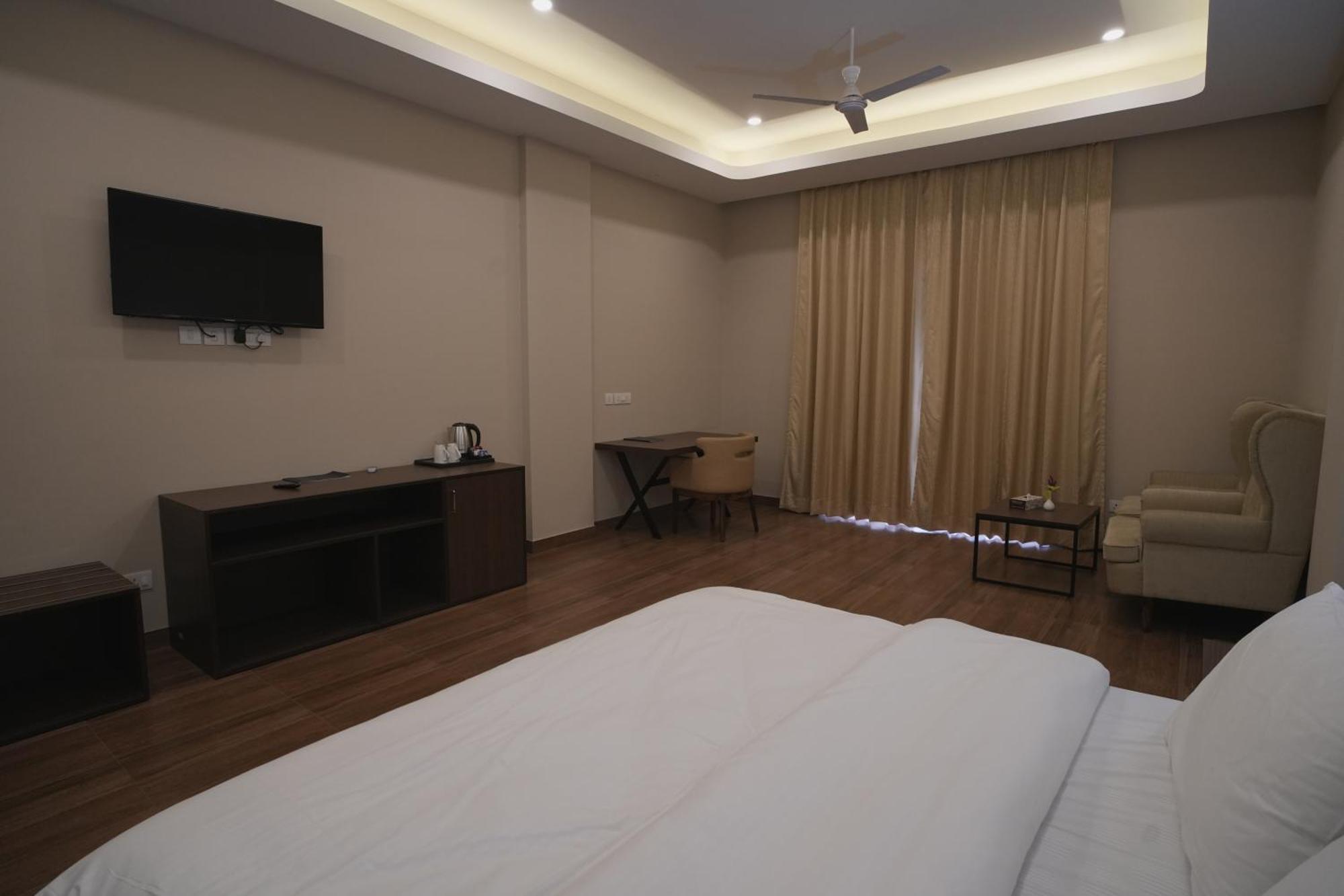 Tdi Club Retreat Sector-110 Hotel Mohali Ngoại thất bức ảnh